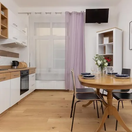 One-bedroom Kazimierz For Office Starowislna By Renters Appartement Krakau
